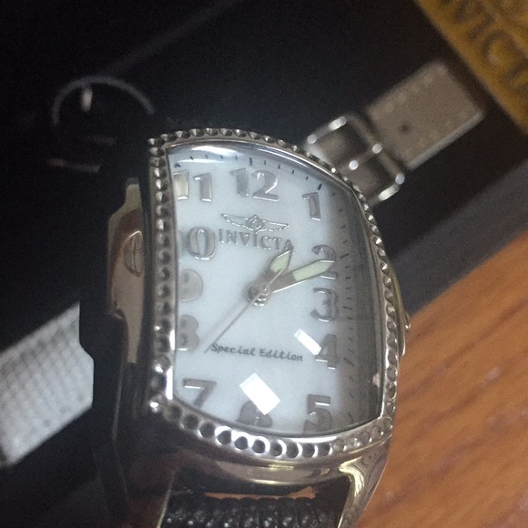 Invicta Lupah Special Edition: Tritnite Night Glow - Picture 8 of 10